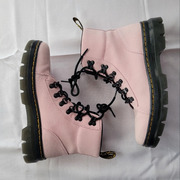 Dr. Martens Pink Suede Combs Combat Boots, Womens US 9, Excellent Condition - Picture 7 of 7